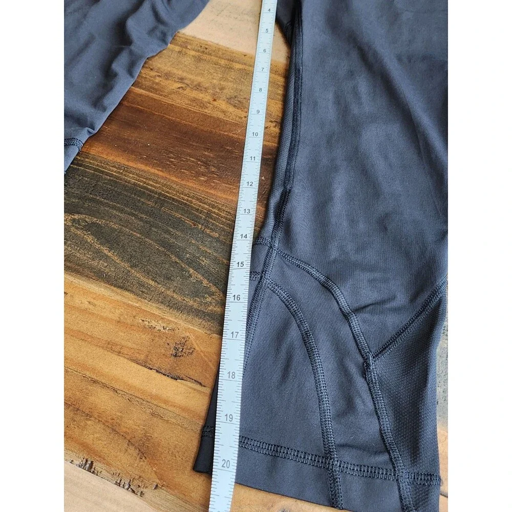 Lululemon Black Cropped Leggings Size 6